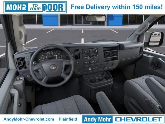 2025 Chevrolet Express Passenger 1LT