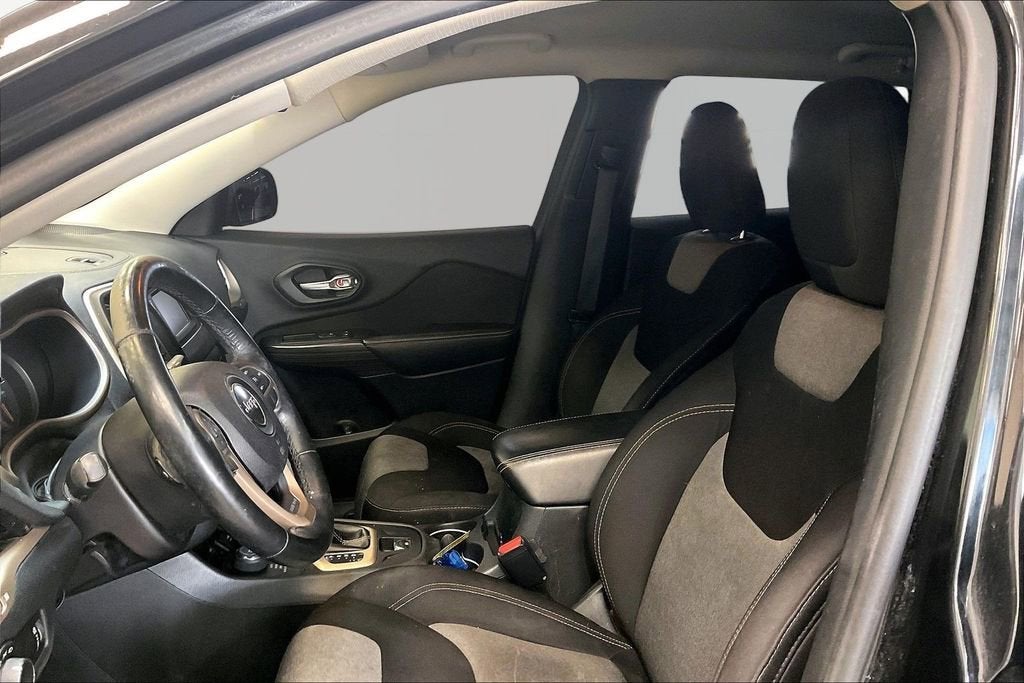 2016 Jeep Cherokee Sport