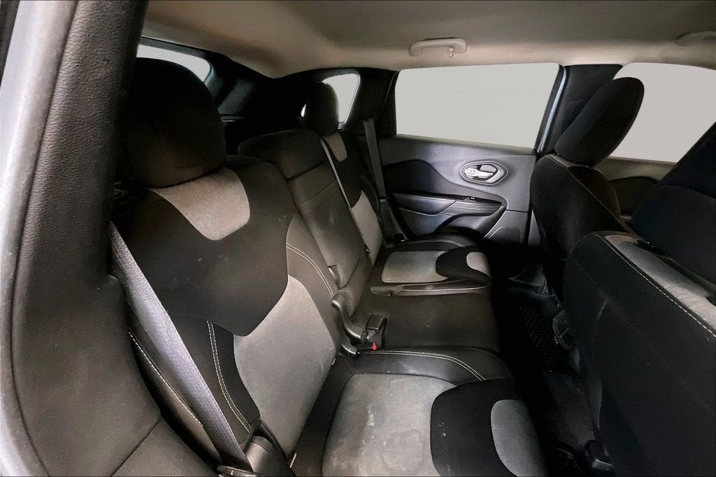 2016 Jeep Cherokee Sport