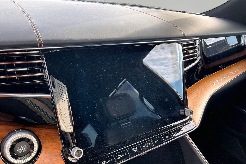 2023 Jeep Grand Wagoneer L Series III