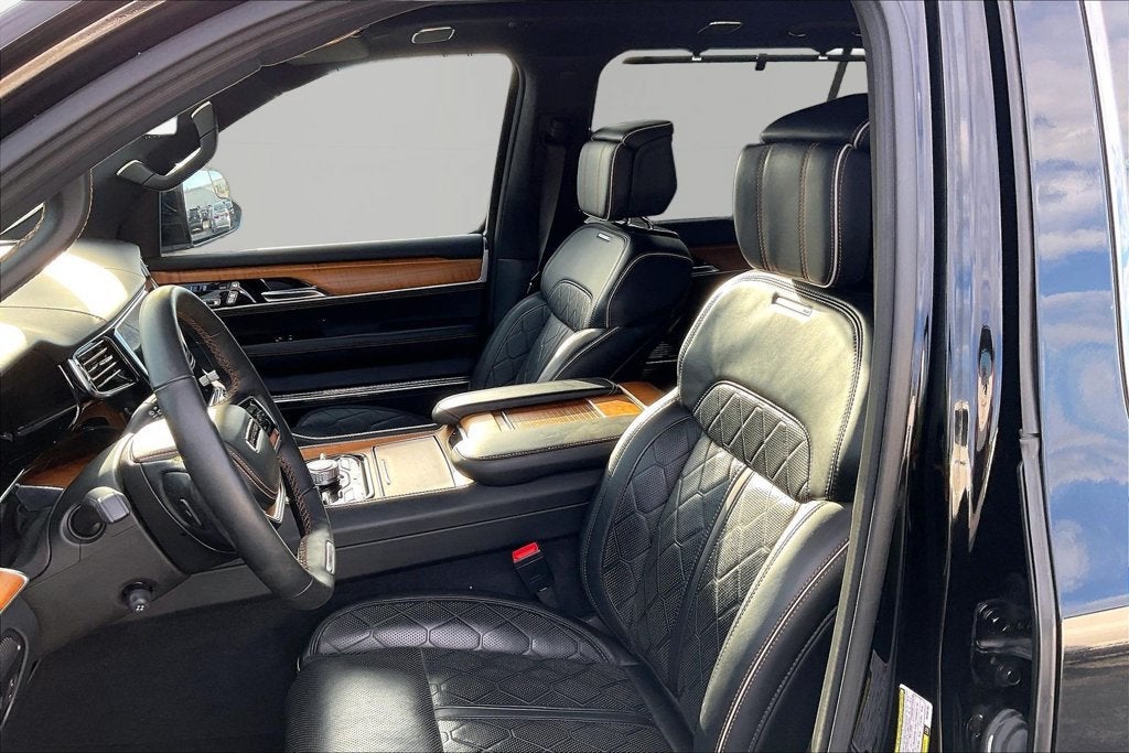 2023 Jeep Grand Wagoneer L Series III
