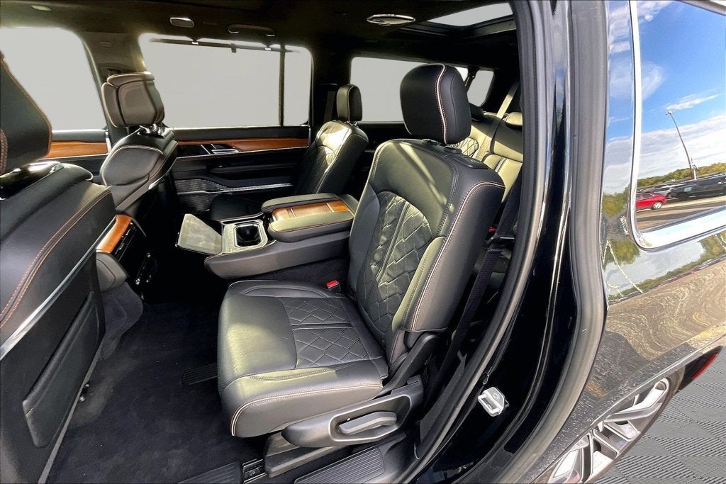 2023 Jeep Grand Wagoneer L Series III
