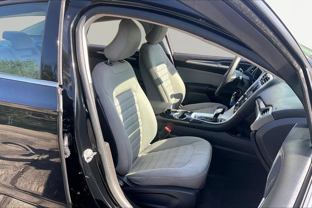 2016 Ford Fusion S