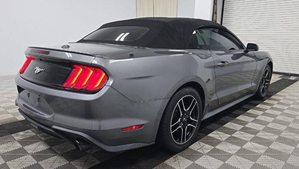 2021 Ford Mustang EcoBoost