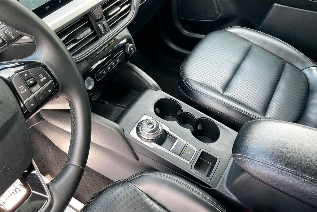 2025 Ford Escape Platinum