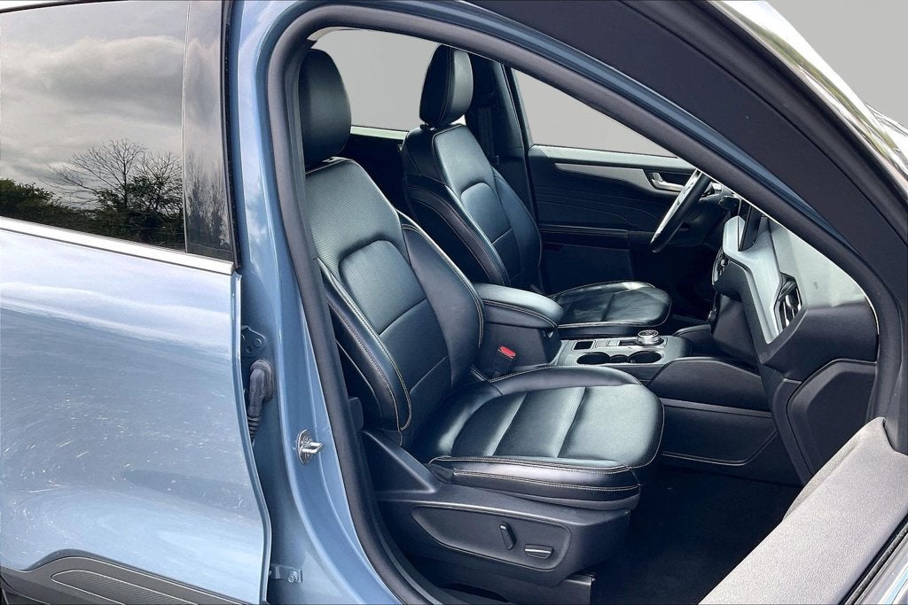 2025 Ford Escape Platinum