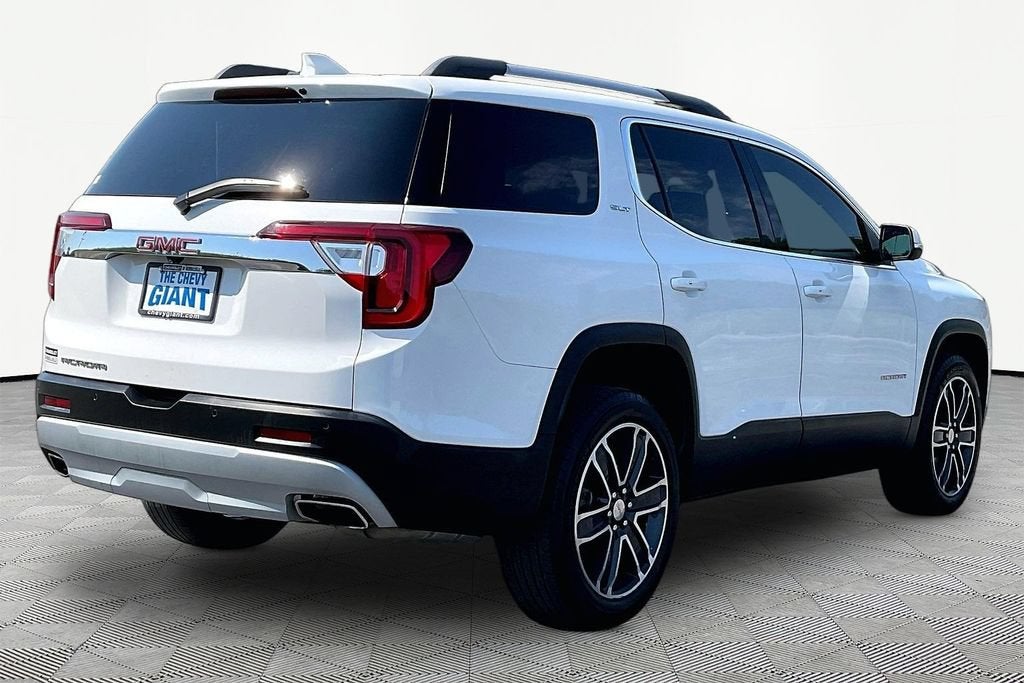 2023 GMC Acadia SLT