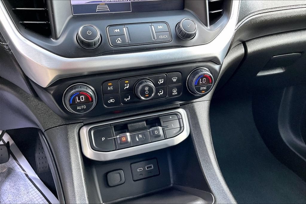 2023 GMC Acadia SLE
