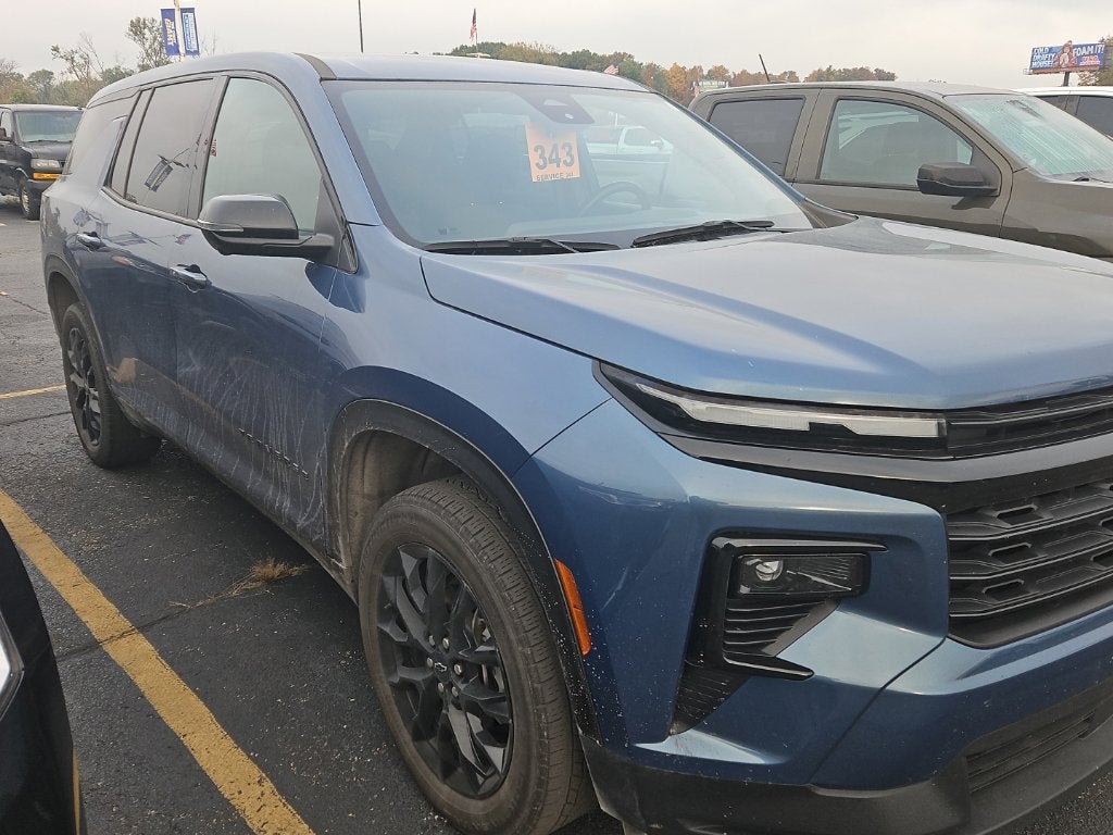 2024 Chevrolet Traverse LS