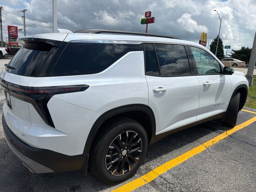 2024 Chevrolet Traverse LT