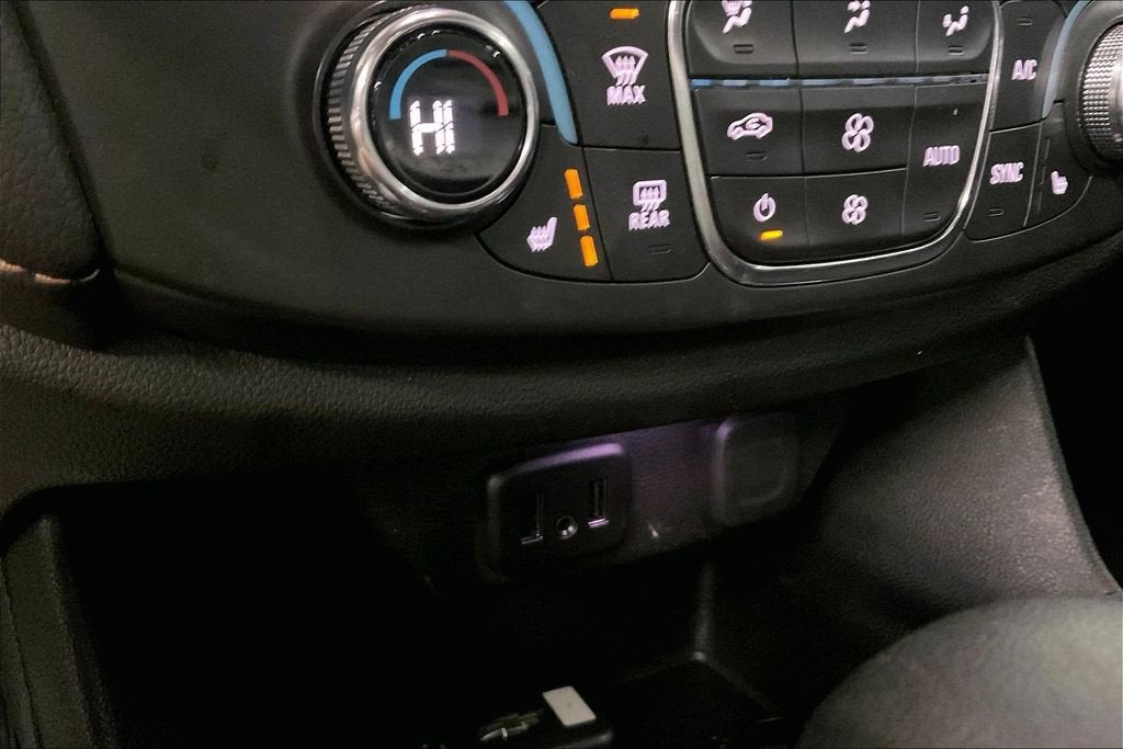 2021 Chevrolet Traverse LT Cloth