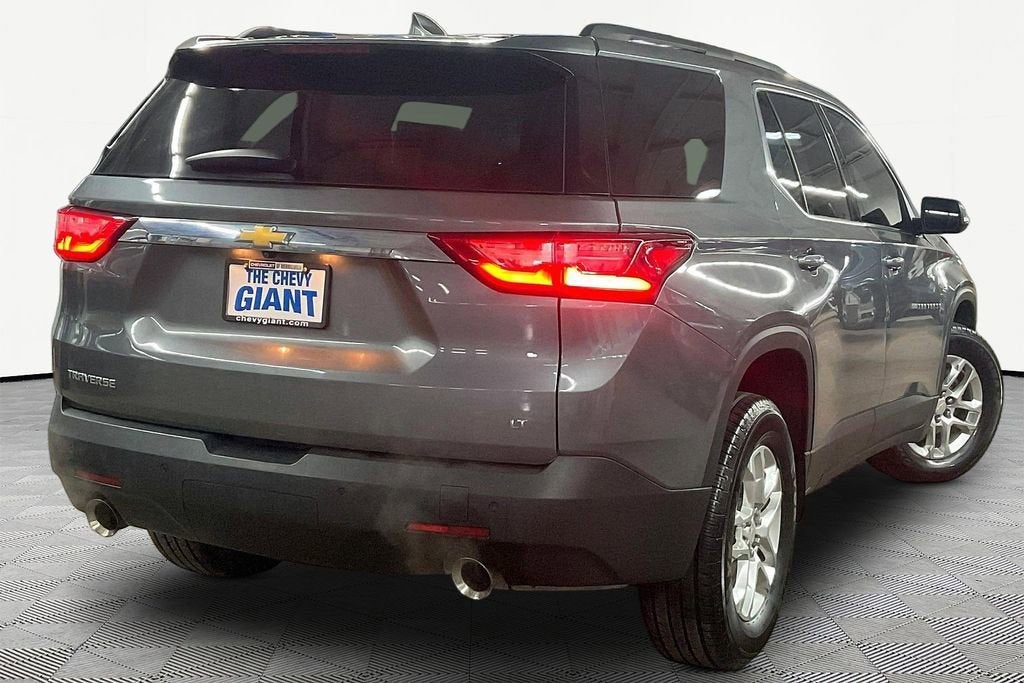 2021 Chevrolet Traverse LT Cloth