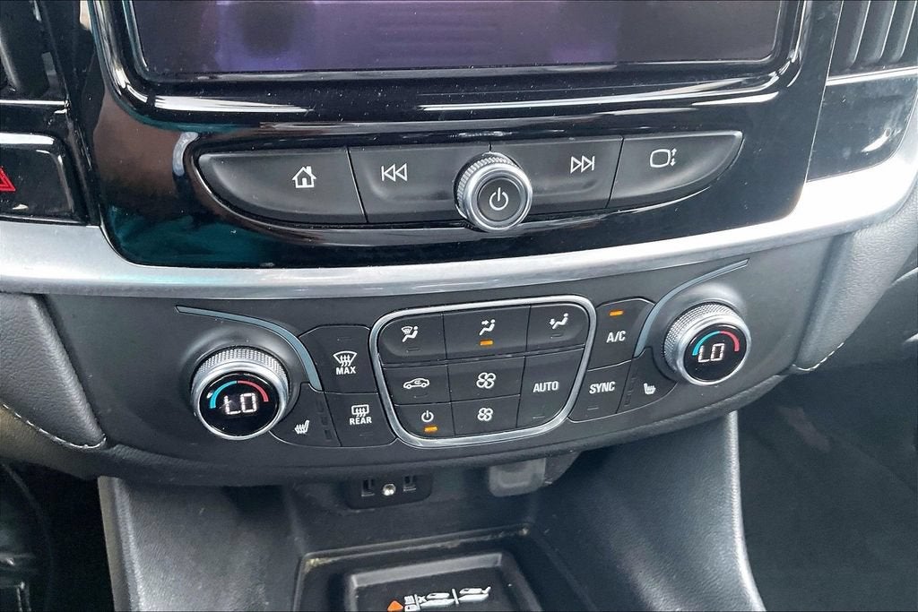 2022 Chevrolet Traverse LT Cloth