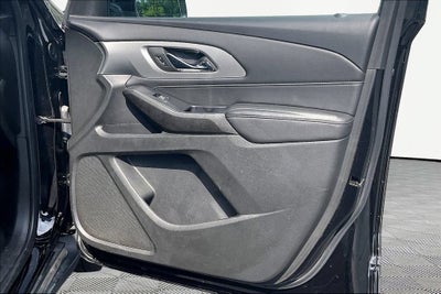 2022 Chevrolet Traverse LT Cloth