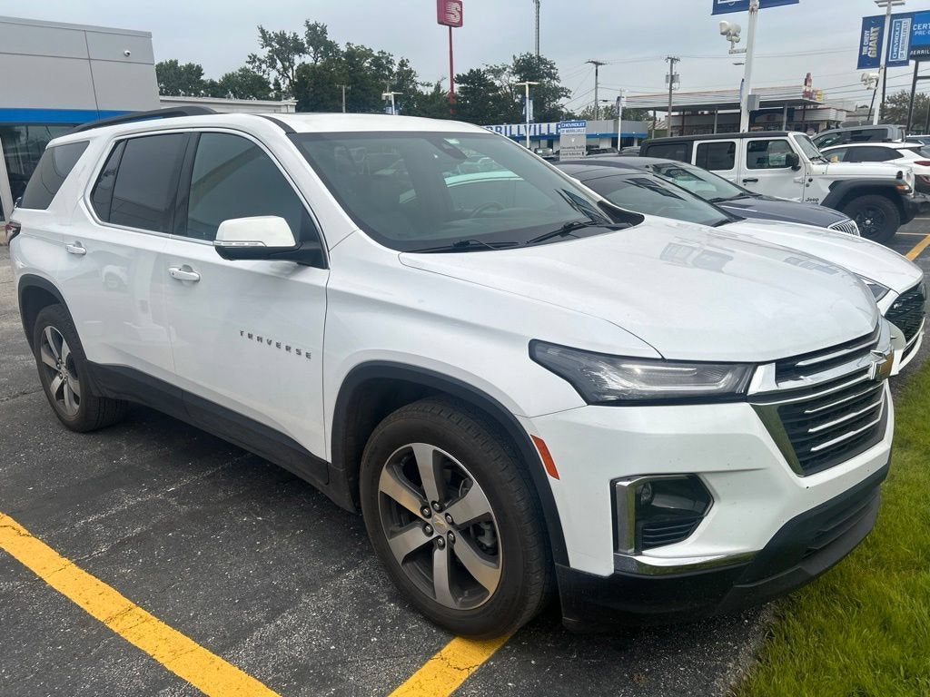 2023 Chevrolet Traverse LT Leather