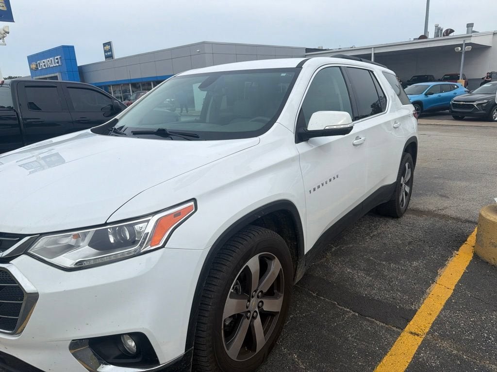 2021 Chevrolet Traverse LT Leather