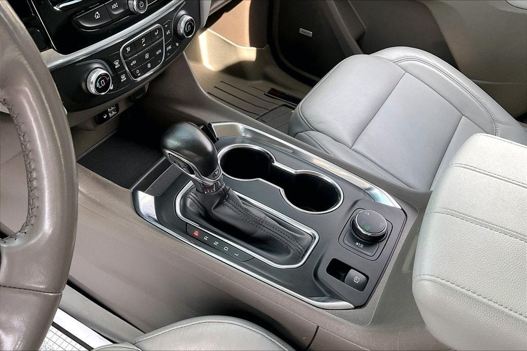 2021 Chevrolet Traverse LT Leather