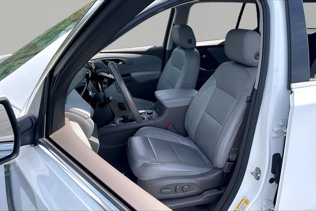 2021 Chevrolet Traverse LT Leather