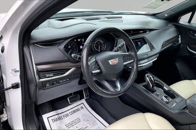 2022 Cadillac XT4 AWD Sport