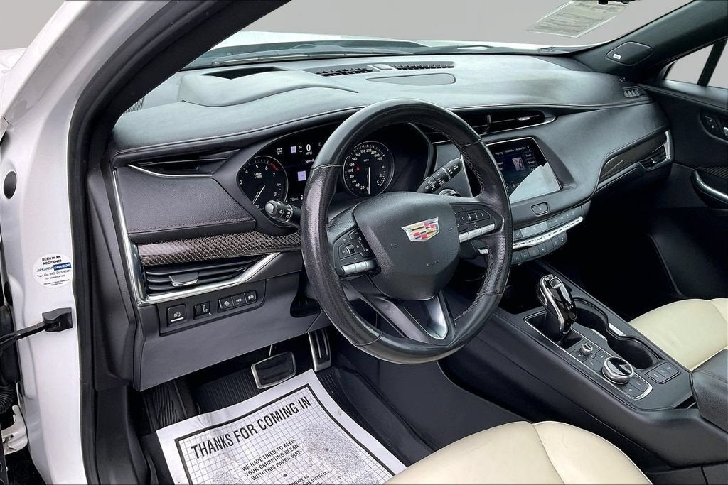 2022 Cadillac XT4 AWD Sport