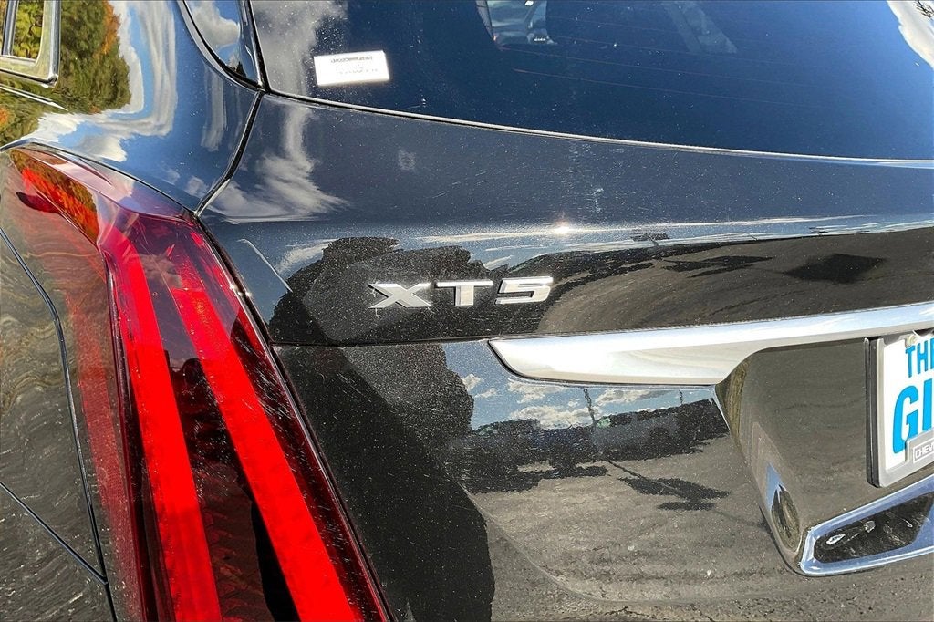 2022 Cadillac XT5 Premium Luxury