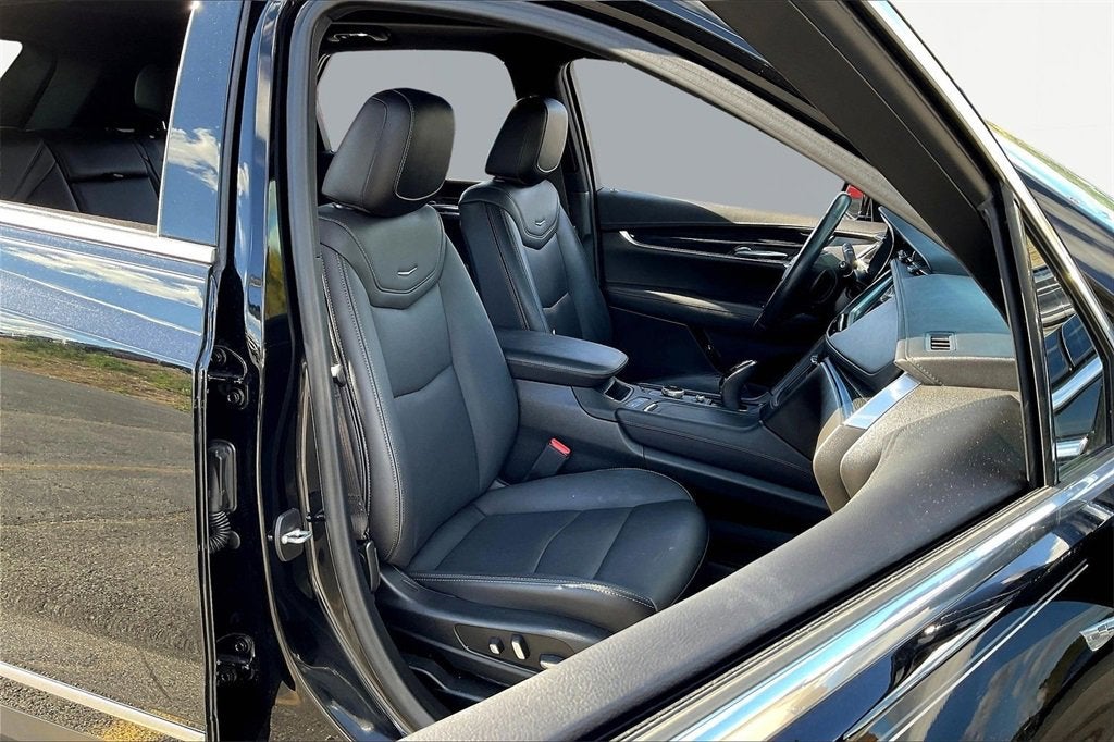 2022 Cadillac XT5 Premium Luxury