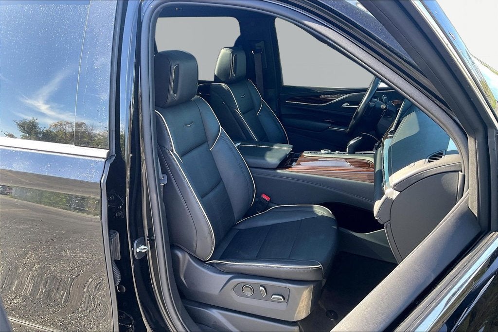 2023 Cadillac Escalade ESV 4WD Premium Luxury