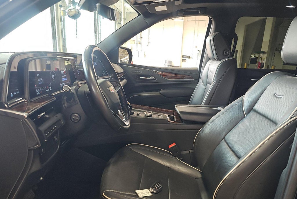2023 Cadillac Escalade ESV 4WD Premium Luxury