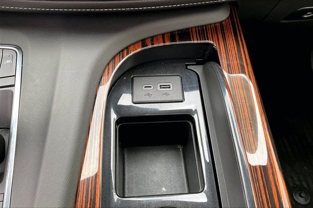 2023 Cadillac Escalade ESV 4WD Premium Luxury