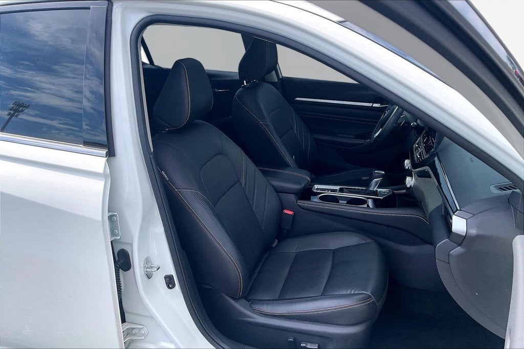 2023 Nissan Altima 2.0 SR