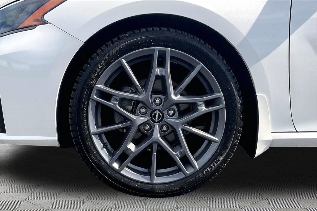 2023 Nissan Altima 2.0 SR