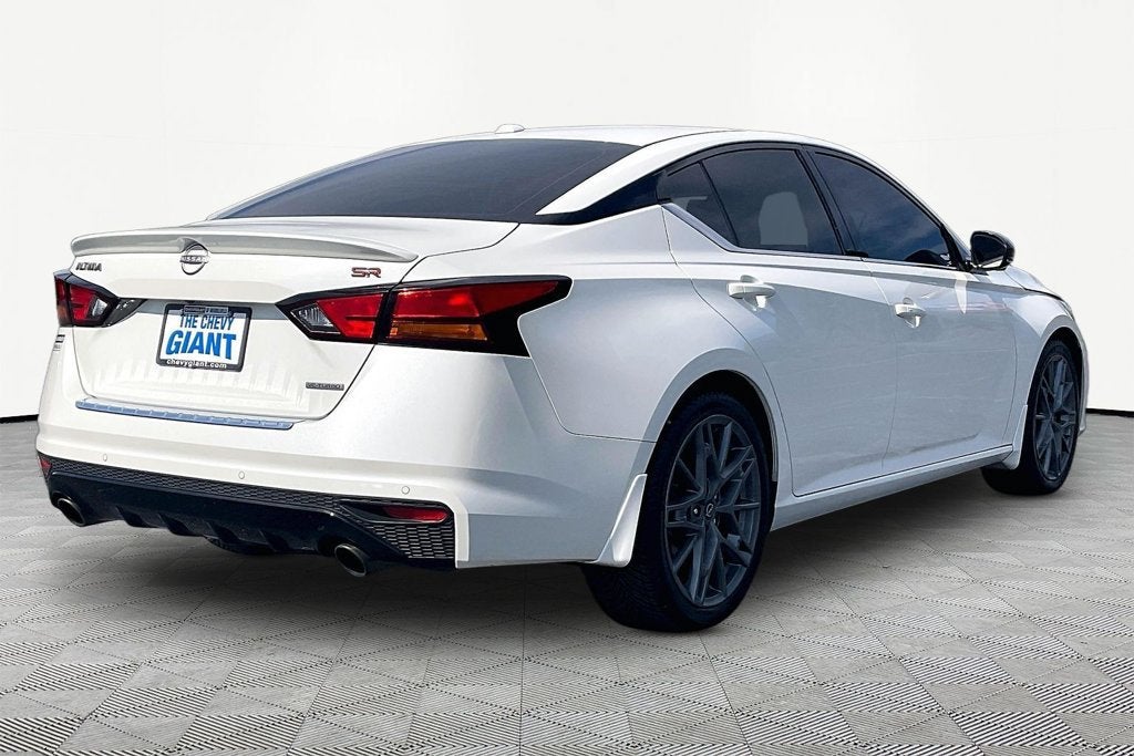 2023 Nissan Altima 2.0 SR