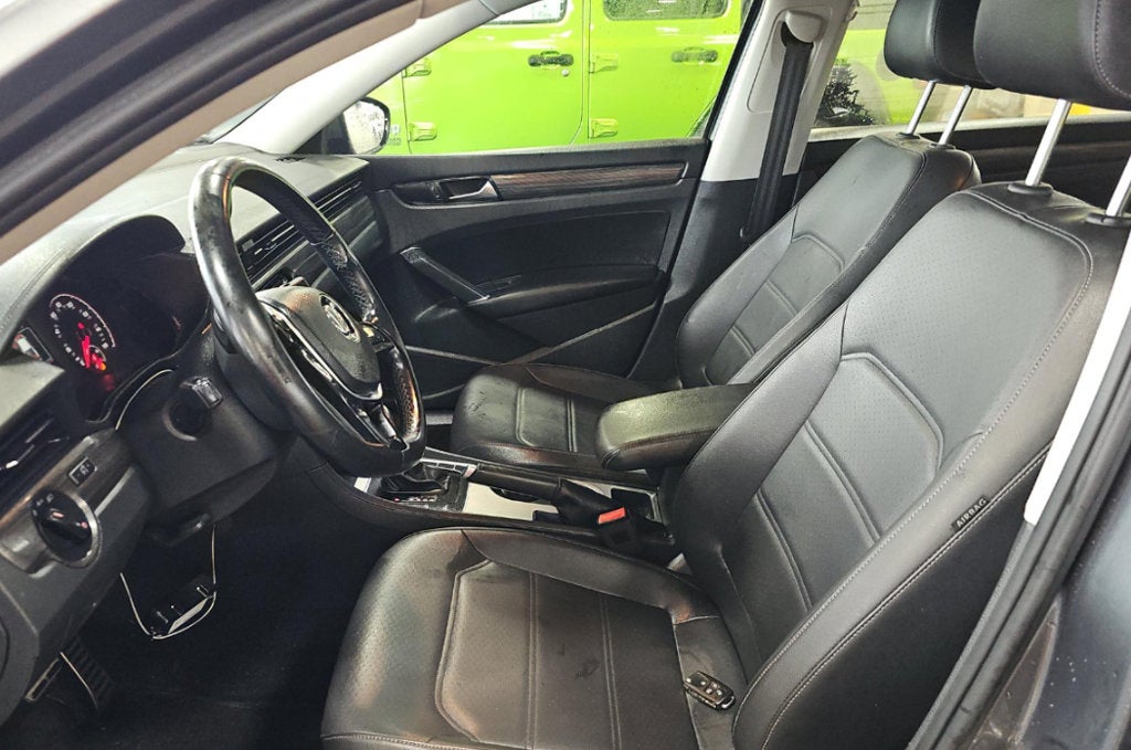 2020 Volkswagen Passat 2.0T R-Line