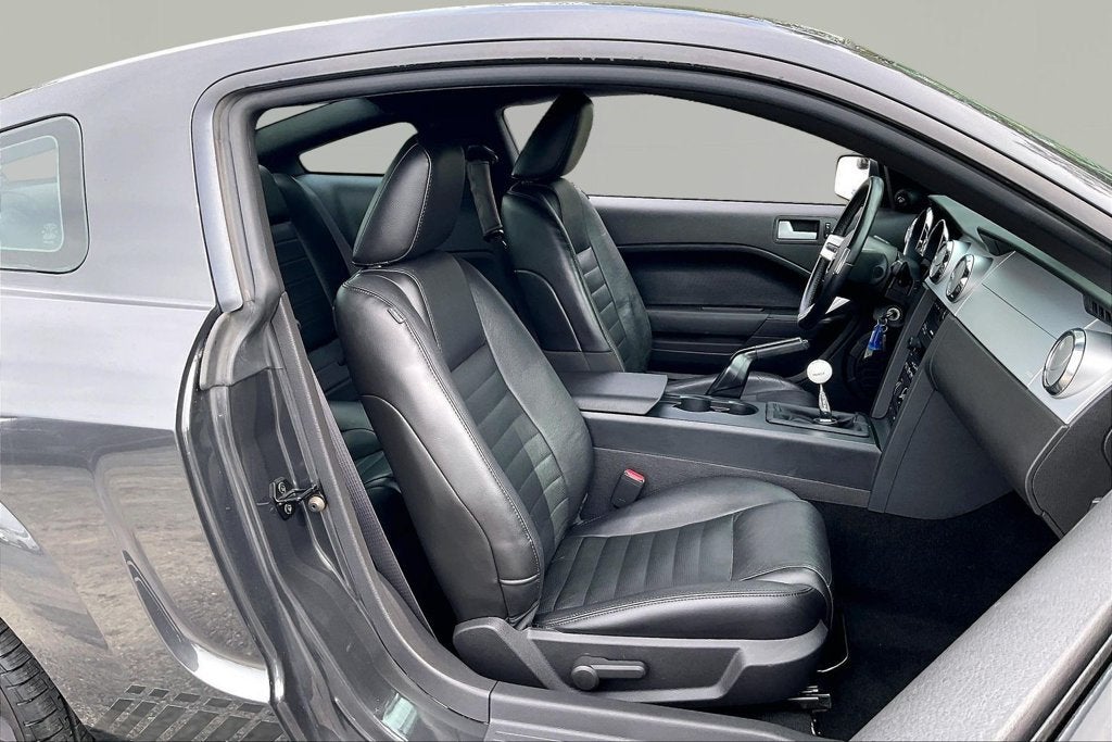 2007 Ford Mustang GT Deluxe