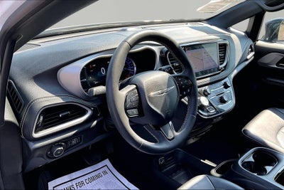 2024 Chrysler Pacifica Hybrid S Appearance Pkg