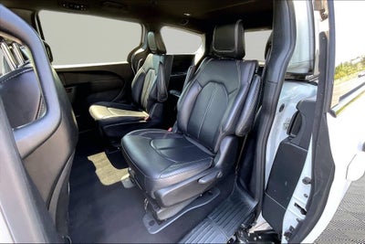2024 Chrysler Pacifica Hybrid S Appearance Pkg
