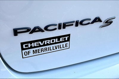 2024 Chrysler Pacifica Hybrid S Appearance Pkg