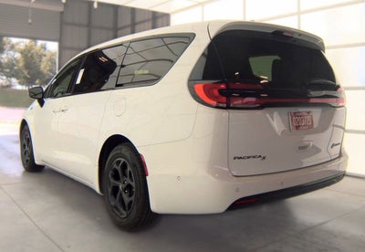 2024 Chrysler Pacifica Hybrid S Appearance Pkg
