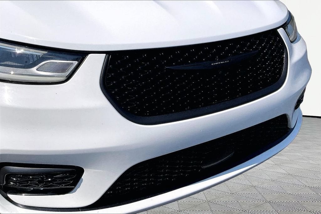 2024 Chrysler Pacifica Hybrid S Appearance Pkg