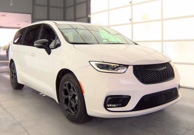 2024 Chrysler Pacifica Hybrid S Appearance Pkg