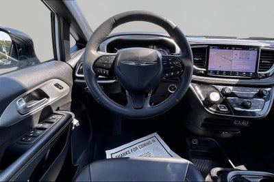 2024 Chrysler Pacifica Hybrid S Appearance Pkg