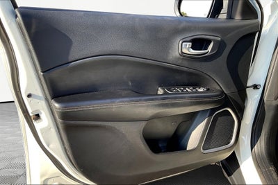 2020 Jeep Compass Latitude w/Sun/Safety Pkg