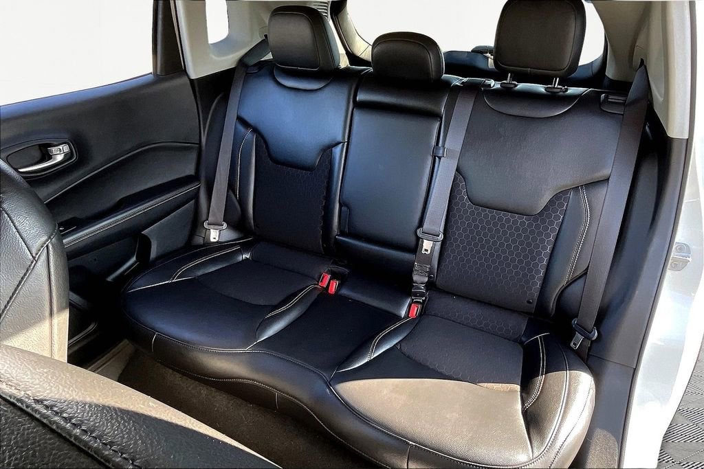 2020 Jeep Compass Latitude w/Sun/Safety Pkg