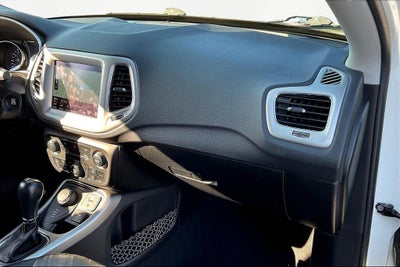 2020 Jeep Compass Latitude w/Sun/Safety Pkg