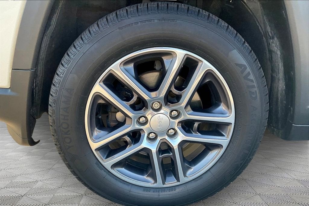 2020 Jeep Compass Latitude w/Sun/Safety Pkg