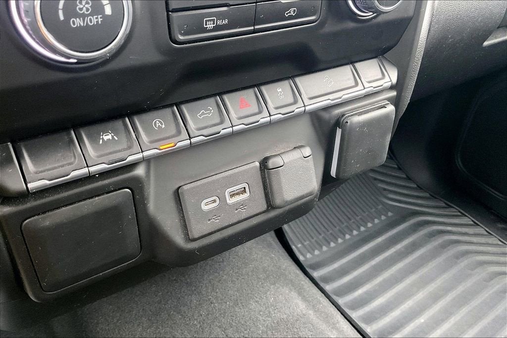 2023 Chevrolet Silverado 1500 Custom Trail Boss