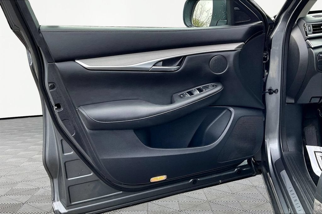2023 INFINITI QX50 PURE