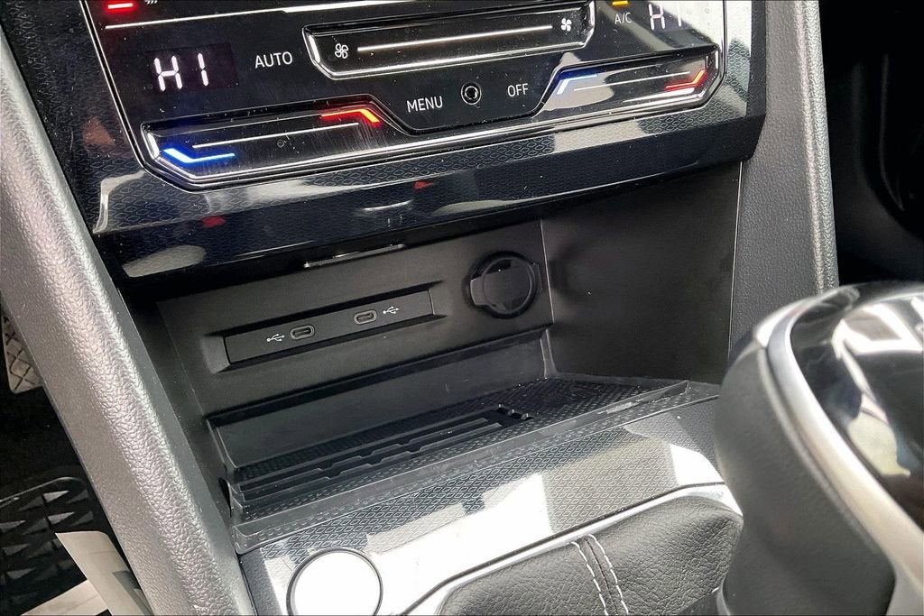 2025 Volkswagen Taos SE