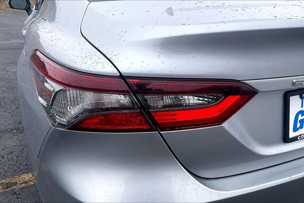 2021 Toyota Camry Hybrid LE