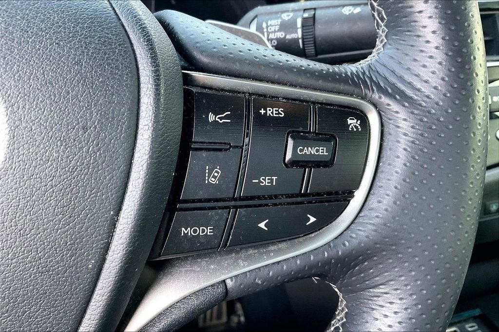 2024 Lexus ES ES 350 F SPORT Handling